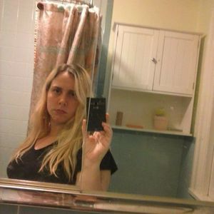 Meet your Posher, Camisha